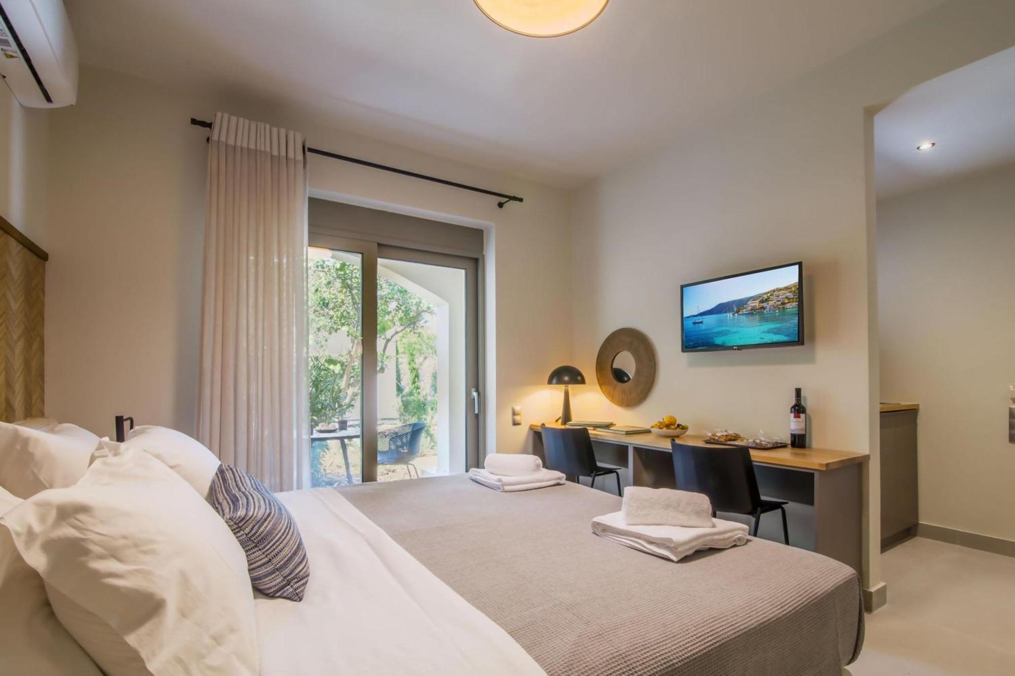 Blue Symphony Suites Apartments Nikiana Dış mekan fotoğraf